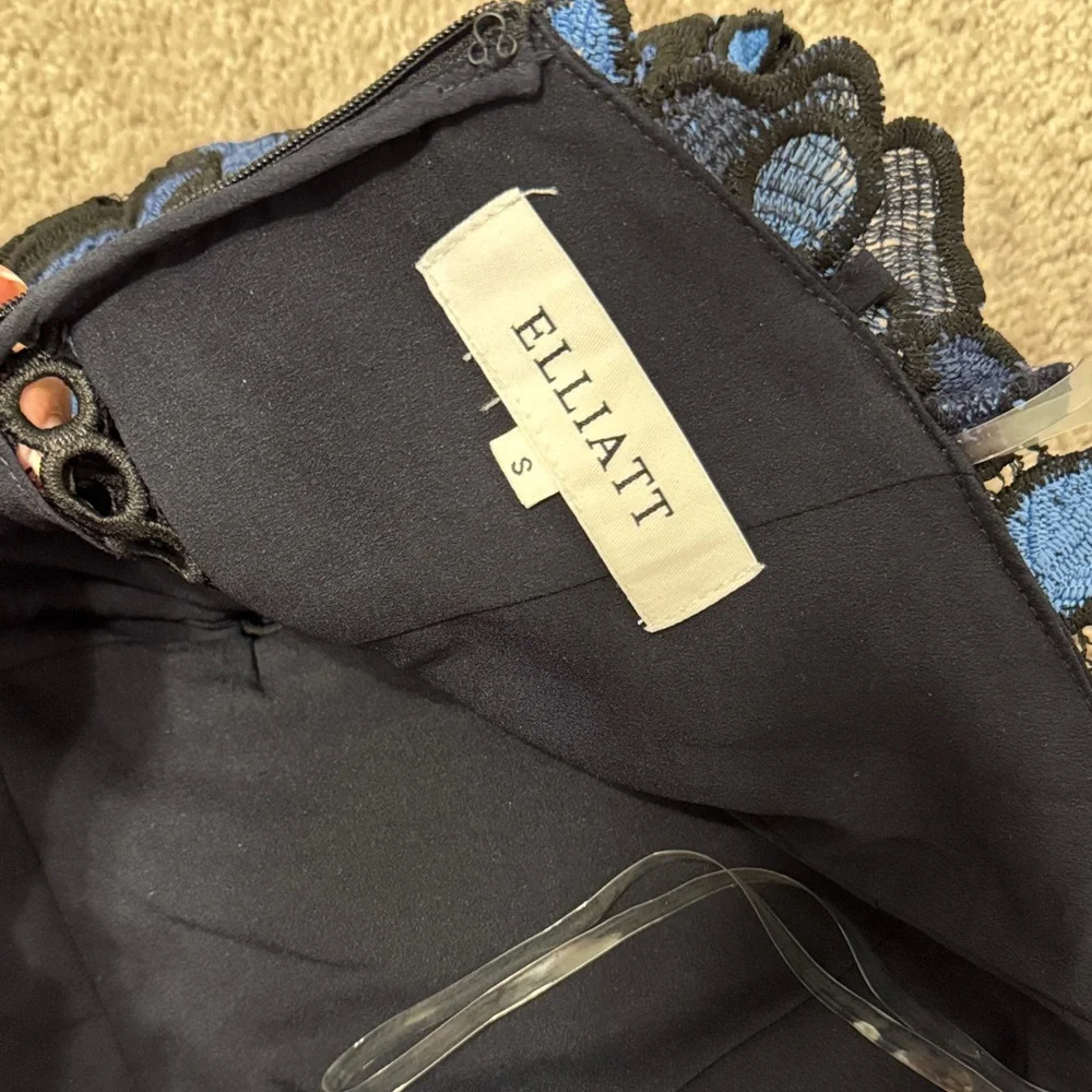 Elliatt Times Strapless Black and Blue Lace Dress - Picture 5 of 7